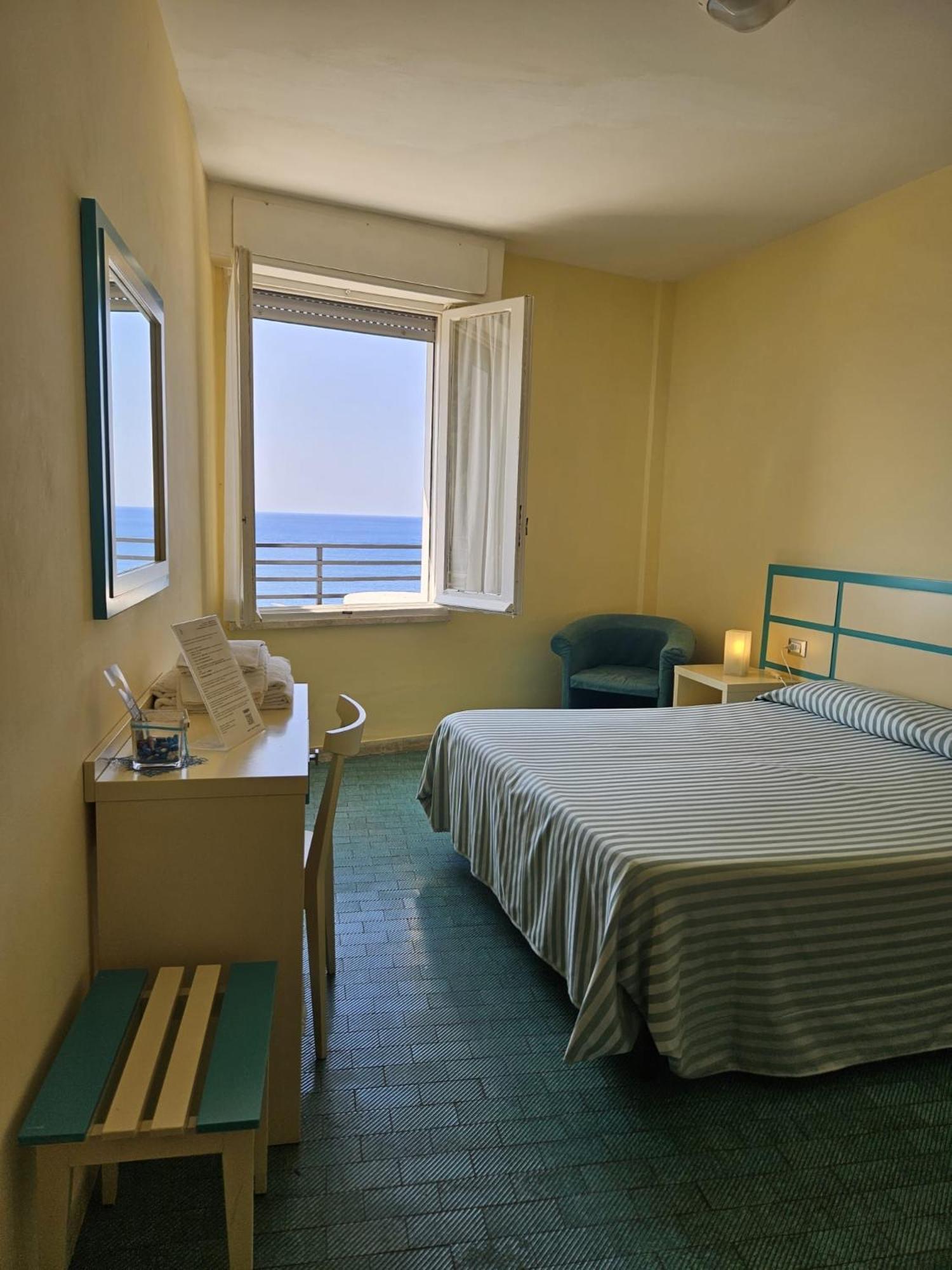Hotel La Scogliera Cavi di Lavagna Εξωτερικό φωτογραφία