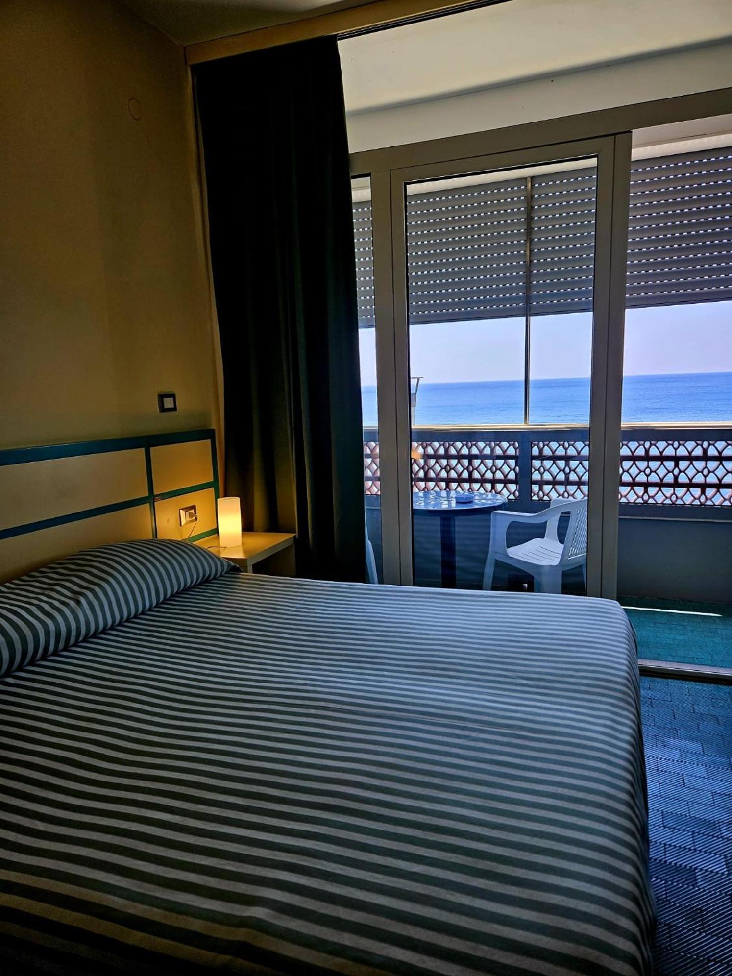 Hotel La Scogliera Cavi di Lavagna Εξωτερικό φωτογραφία